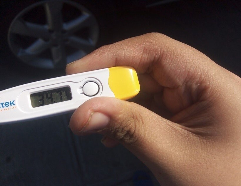 A thermometer shows the temperature in degrees Celsius.