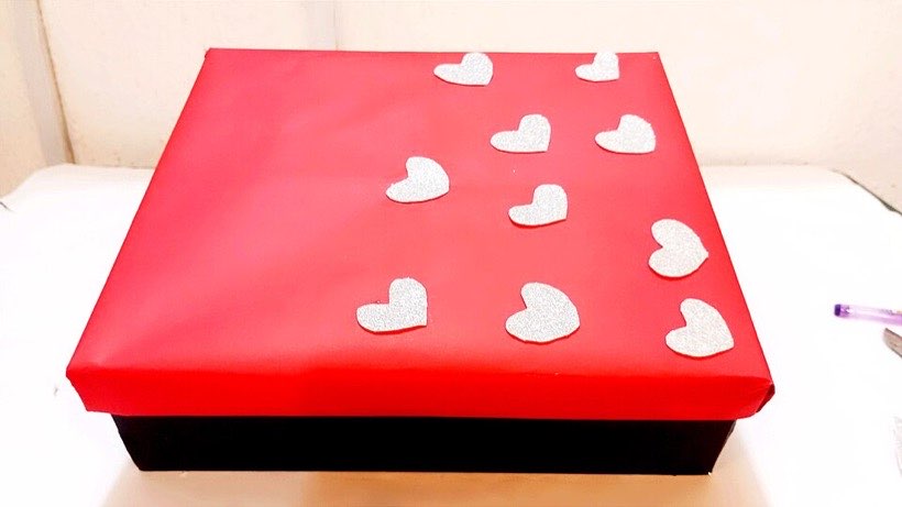 Gift boxes are made from flat card.